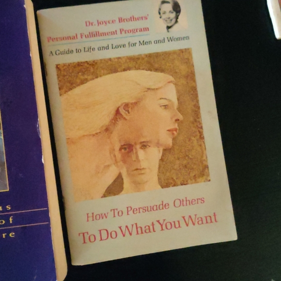 Books - Picture 3 of 3